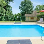 Riverside Retreat Holiday home