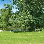 Riverside Retreat Holiday home