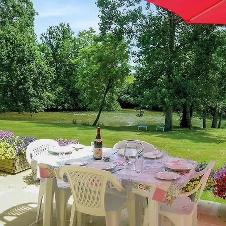 Nyaraló Riverside Retreat