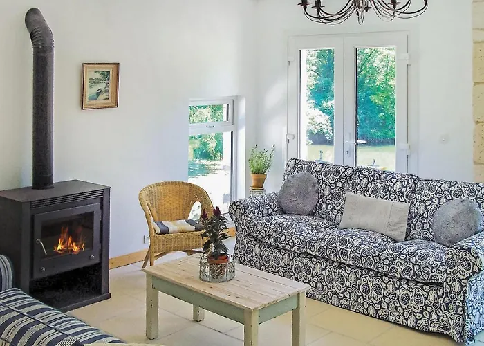 Дом отдыха Riverside Retreat La Barde