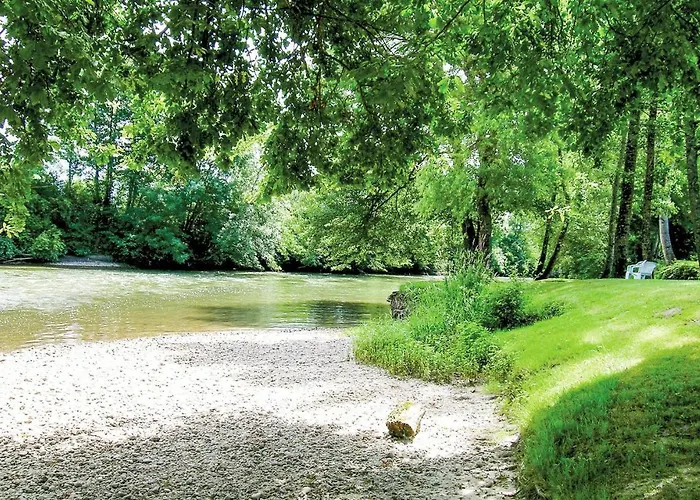 Riverside Retreat * La Barde