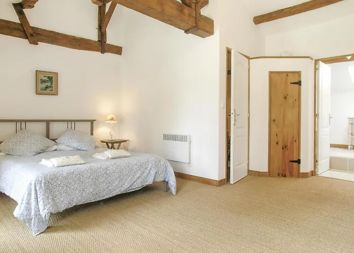 Riverside Retreat La Barde